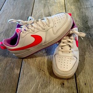 Nike Pink and lavender tennis shoe